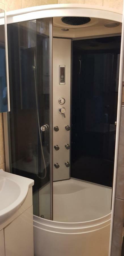 Pretty Bella Apartment Brasov Ngoại thất bức ảnh