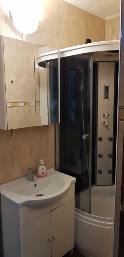 Pretty Bella Apartment Brasov Ngoại thất bức ảnh